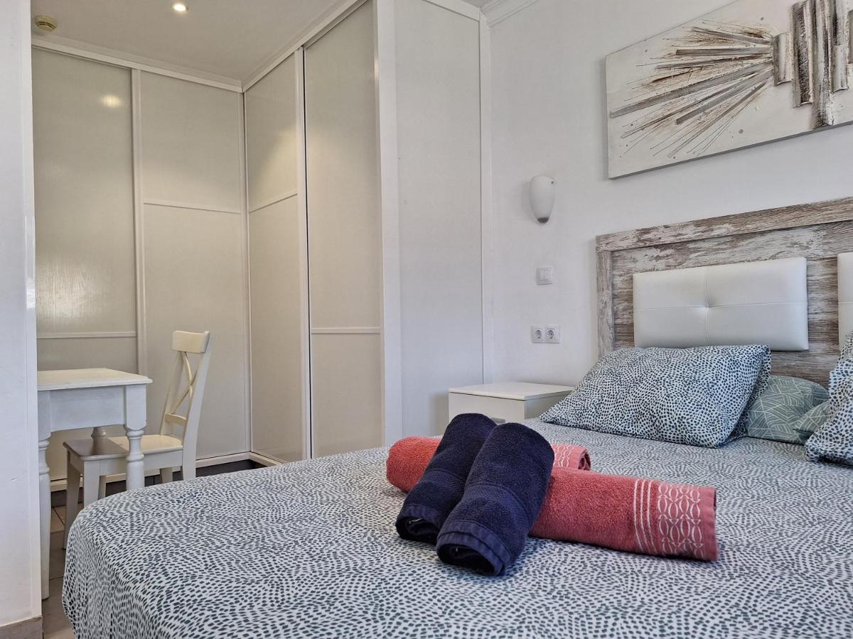 Solaris - Refurbished, Top Floor, Sea Views Puerto Rico  Buitenkant foto